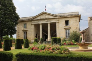 mairie de Castillon la Bataille